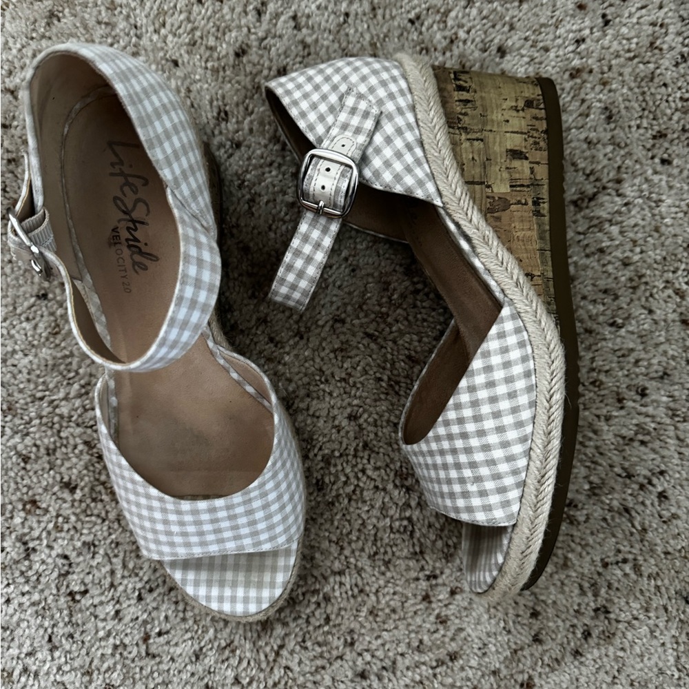 Gingham wedges in great condition!